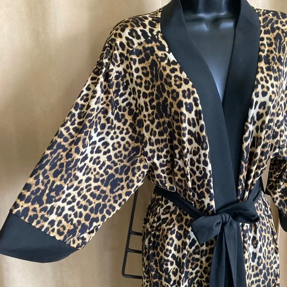 City Chic Leopard Print Robe, Size 16 (S) - Picture 3 of 11
